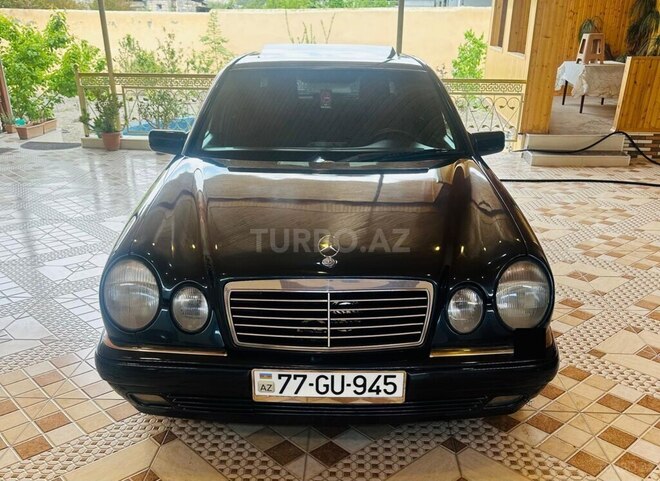 Mercedes E 240-3