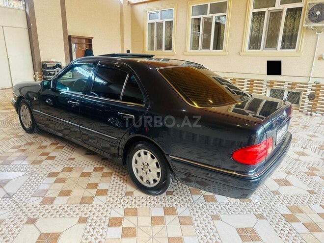 Mercedes E 240-6