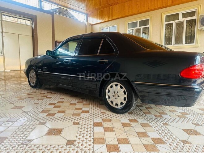 Mercedes E 240-7