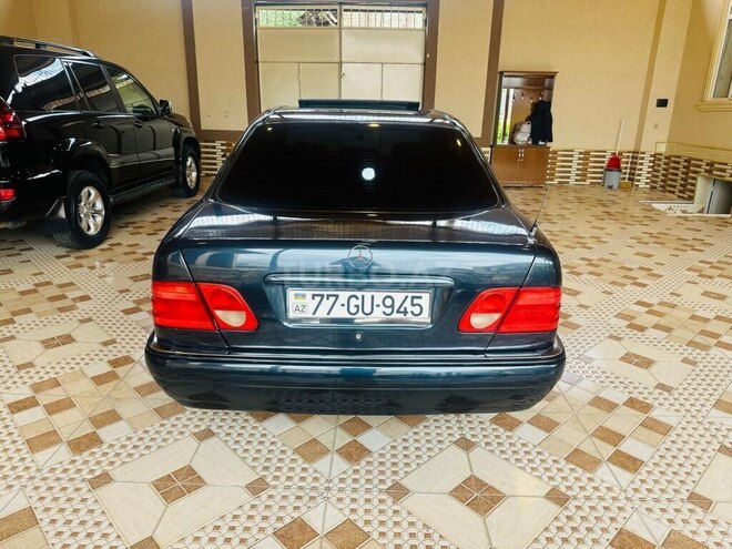 Mercedes E 240-9