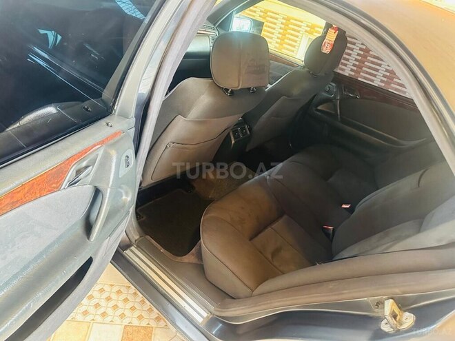 Mercedes E 240-13