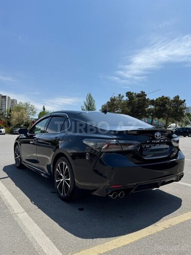 Toyota Camry-5