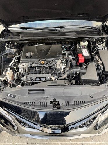 Toyota Camry-13
