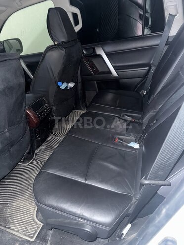 Toyota Land Cruiser Prado-7