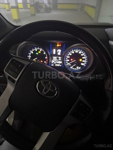 Toyota Land Cruiser Prado-11