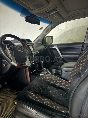 Toyota Land Cruiser Prado-12