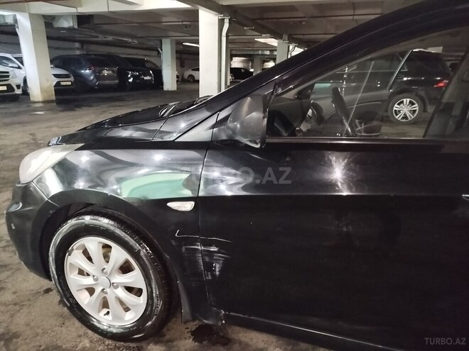 Hyundai Accent-5