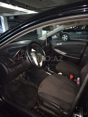 Hyundai Accent-9