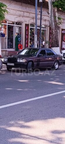 Mercedes 190-1