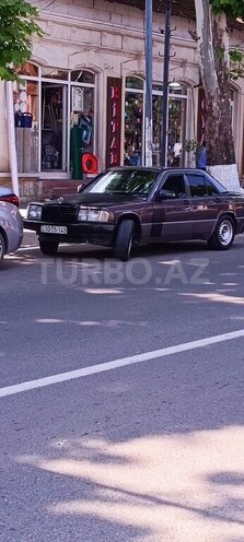 Mercedes 190-2