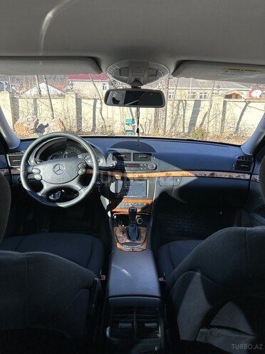 Mercedes E 200-7