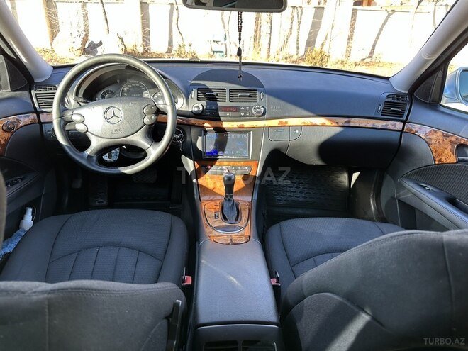 Mercedes E 200-5