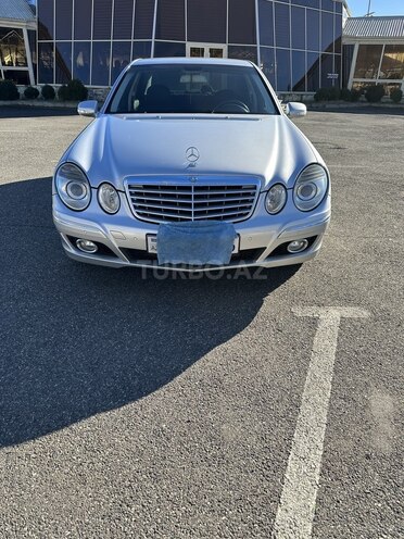 Mercedes E 200-1