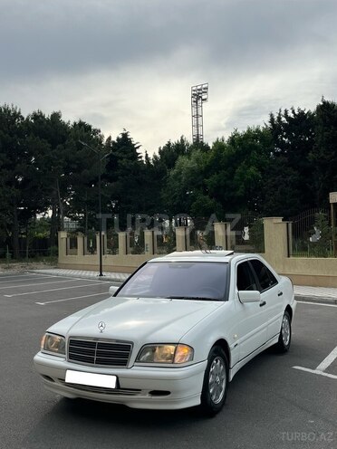 Mercedes C 220-1