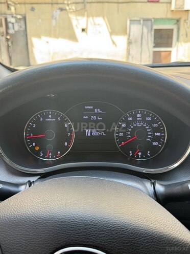 Kia Cerato-5