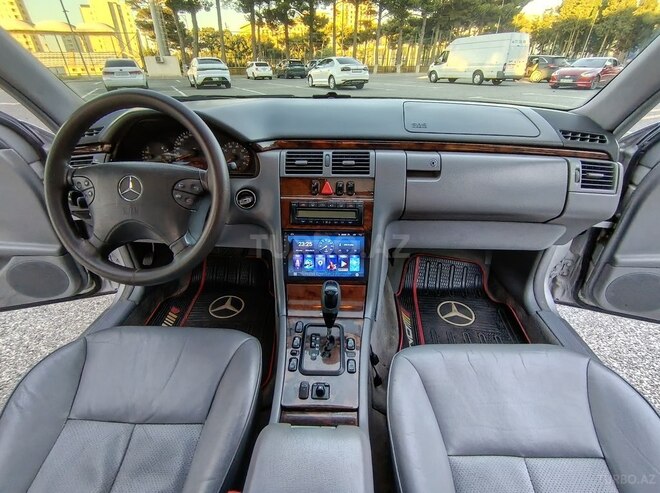 Mercedes E 320-20