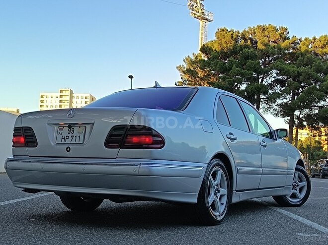 Mercedes E 320-12