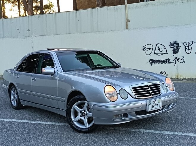 Mercedes E 320-5