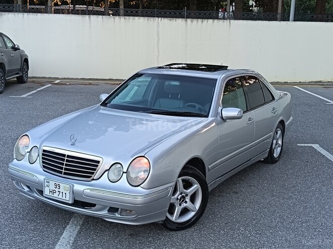 Mercedes E 320-4