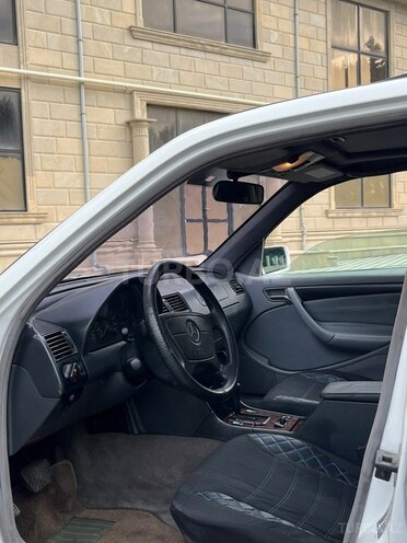 Mercedes C 220-10