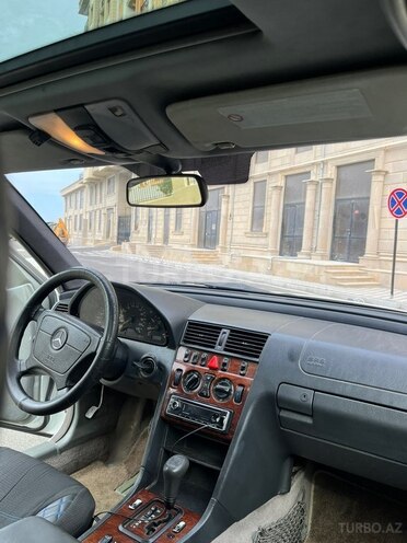 Mercedes C 220-11