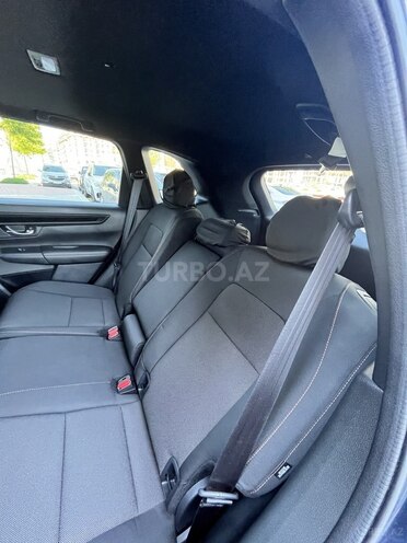 Honda CR-V-8