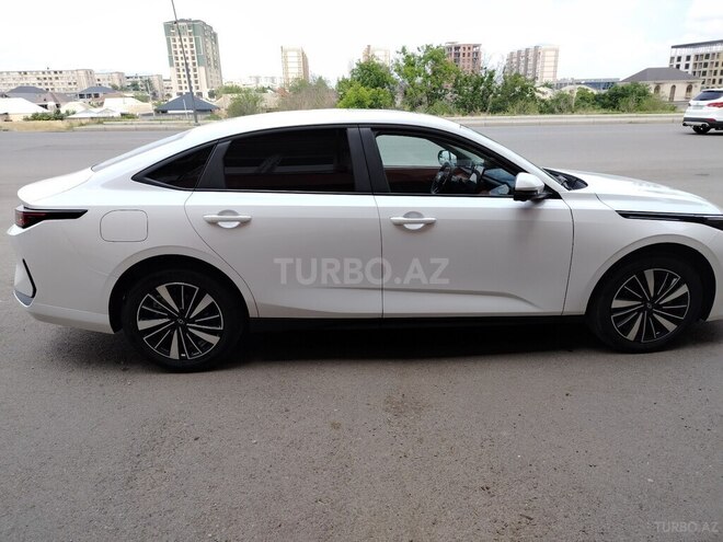 Changan Qiyuan A05-4
