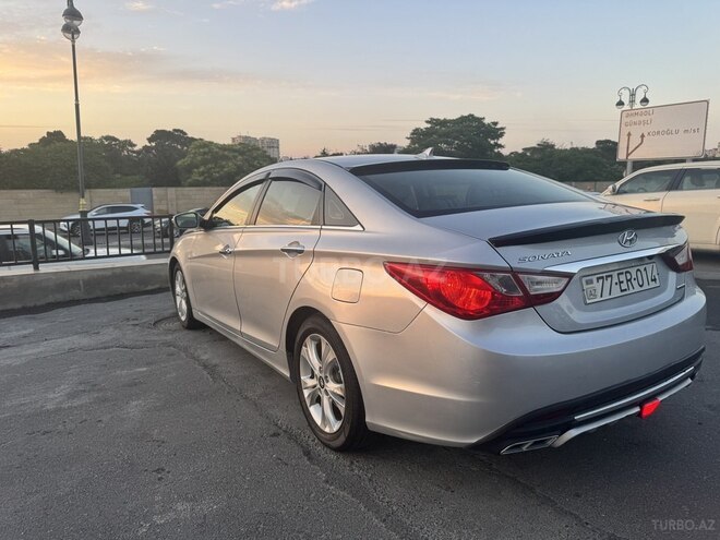 Hyundai Sonata-6