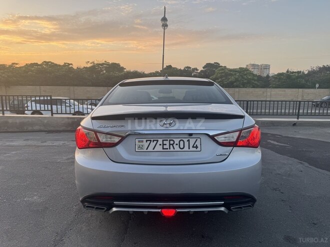 Hyundai Sonata-4