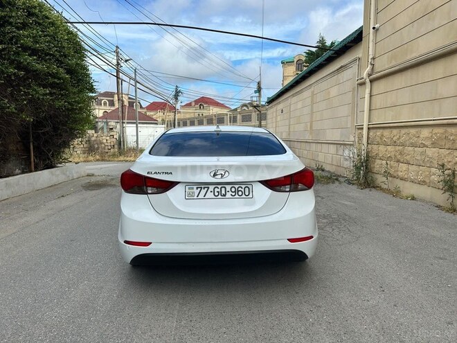 Hyundai Elantra-7