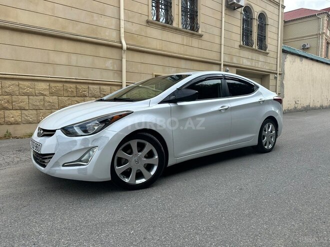 Hyundai Elantra-4