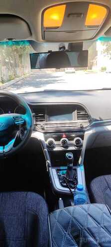 Hyundai Elantra-10