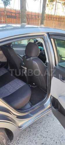 Hyundai Elantra-11