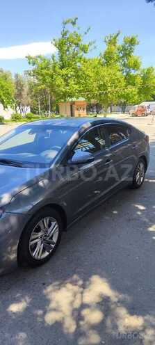 Hyundai Elantra-8