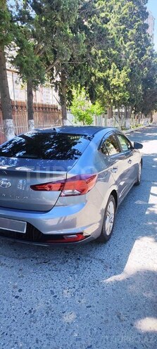 Hyundai Elantra-3