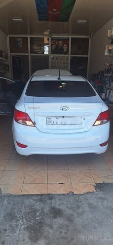 Hyundai Accent-8