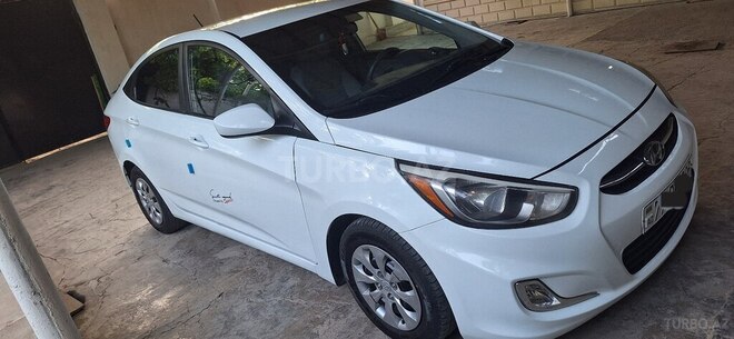 Hyundai Accent-4