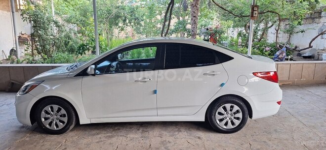 Hyundai Accent-3
