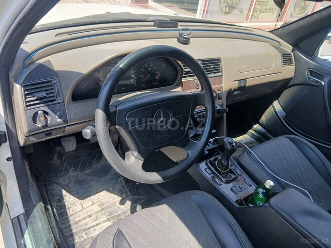 Mercedes C 180-7