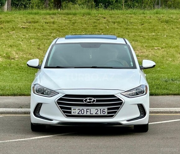 Hyundai Elantra-3
