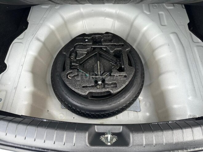 Hyundai Elantra-16