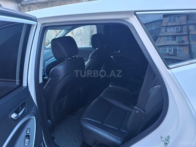 Hyundai Santa Fe-13