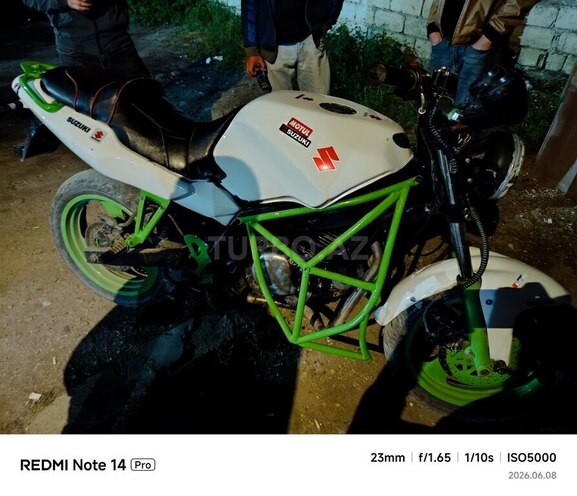 Suzuki Avenis-3