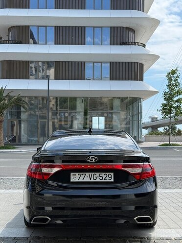 Hyundai Grandeur-10