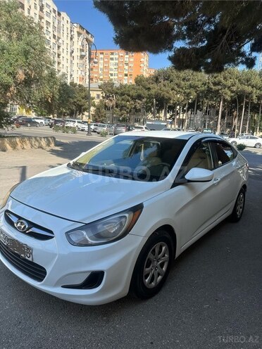 Hyundai Accent-1