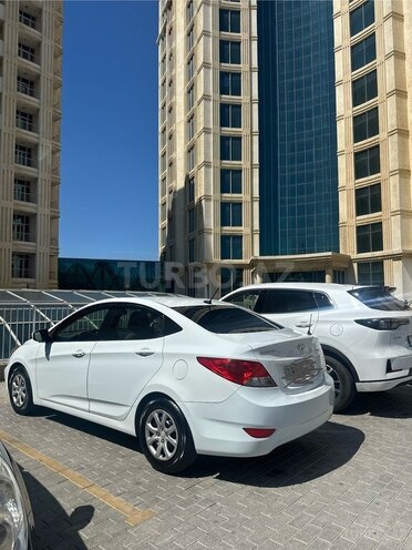Hyundai Accent-5