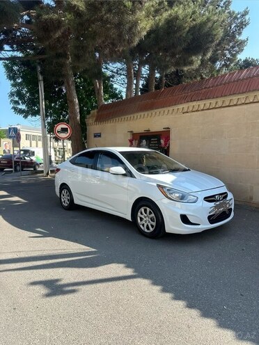 Hyundai Accent-8