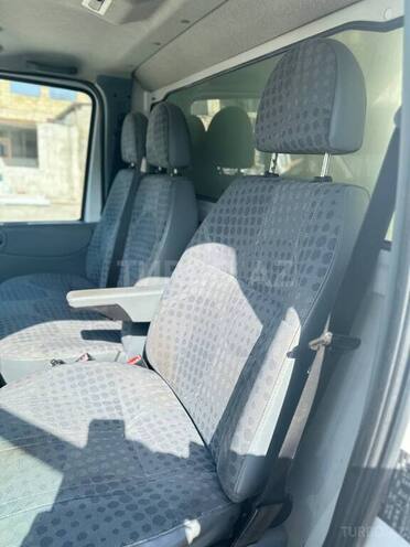 Ford Transit-14