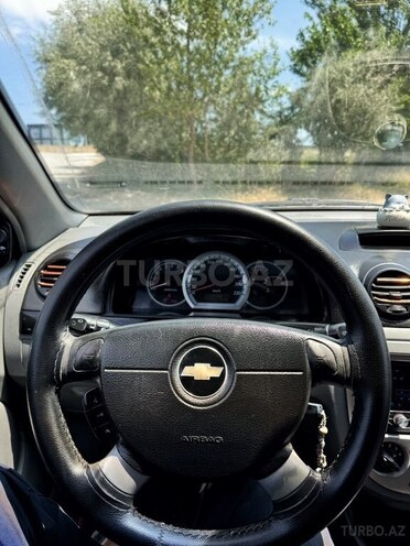 Chevrolet Lacetti-2