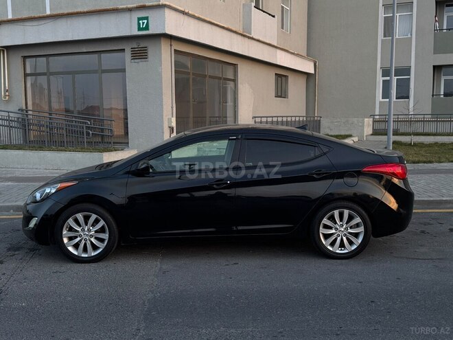 Hyundai Elantra-9